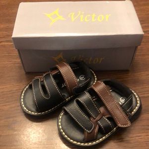 NWT Victor infant sandal size 3. New in Box